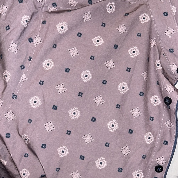 FINAL MARKDOWN!  7DIAMONDS NWOT Button Down Short Sleeve Shirt Geometric Print - Picture 5 of 8